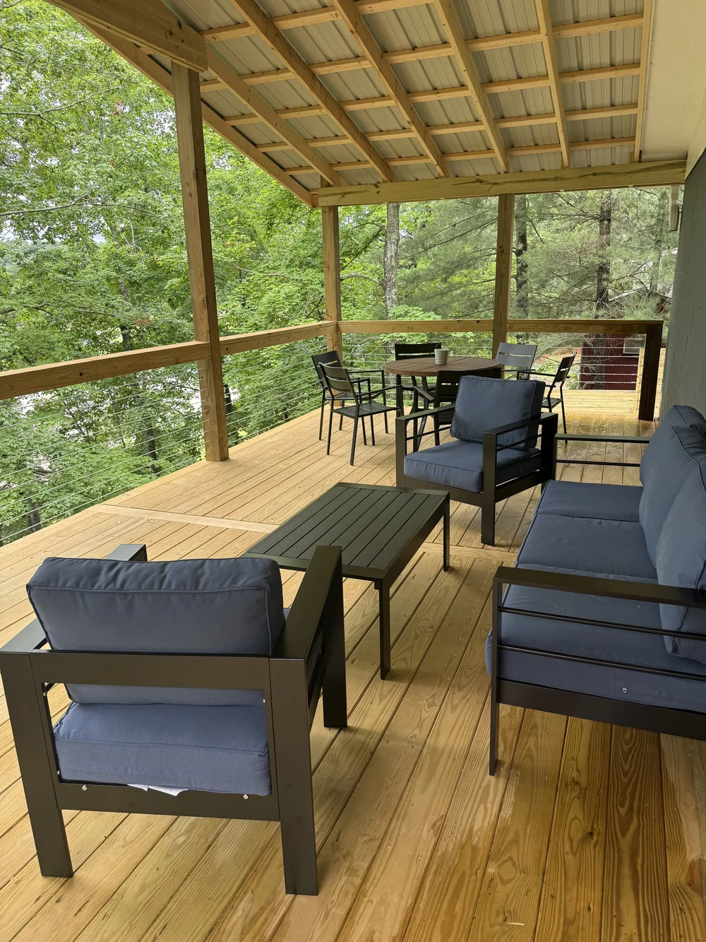 The outdoors at Rough River Retreat — deck and water views